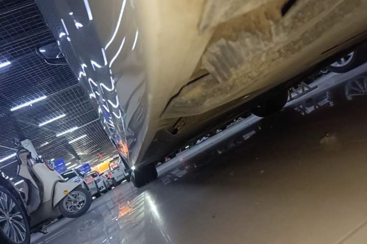 Used BMW 5 Series New Energy 2022 Restyled 535Le M Sport Package Left Side Sill
