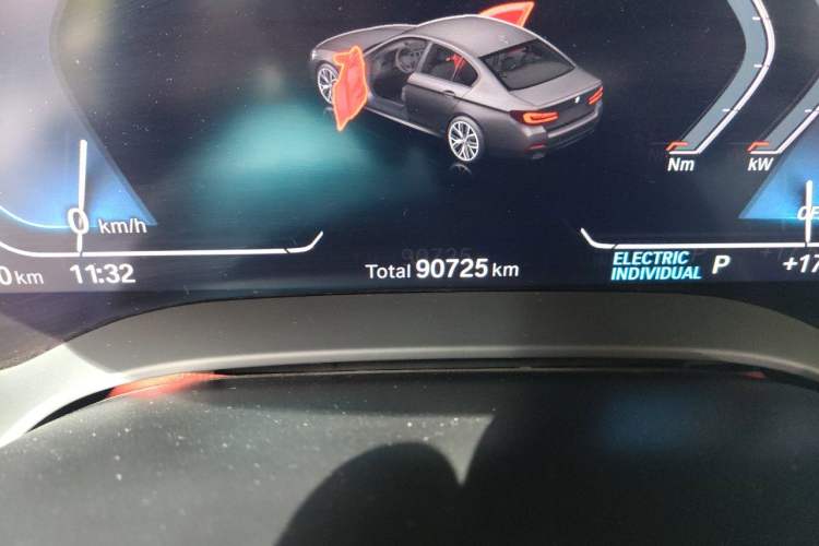 Used BMW 5 Series New Energy 2022 Updated Version 535Le Luxury Package Odometer Close Up