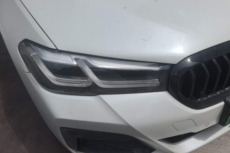 Used BMW 5 Series New Energy 2022 Restyled 535Le Pioneer Edition M Sport Package Right Front Headlight