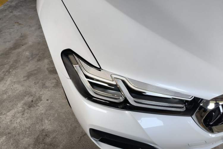Used BMW 5 Series New Energy 2022 Second Facelift 535Le Pioneer Edition M Sport Package Right Front Headlight