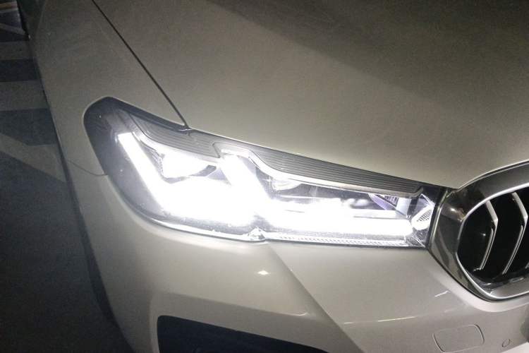Used BMW 5 Series New Energy 2022 Restyled 535Le M Sport Package Right Front Headlight