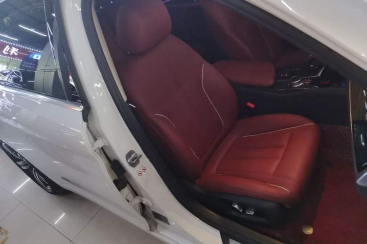 Used BMW 5 Series New Energy 2022 Restyled 535Le M Sport Package Right Front Seat