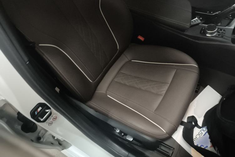 Used BMW 5 Series New Energy 2022 Restyled 535Le M Sport Package Right Front Seat