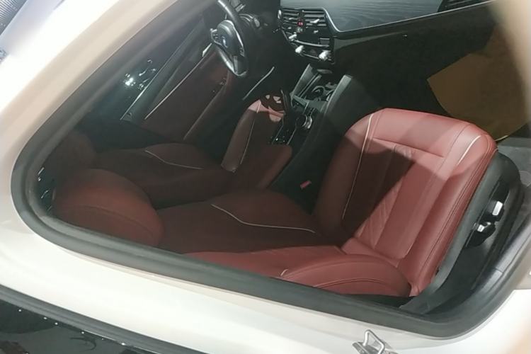 Used BMW 5 Series New Energy 2022 Restyled 535Le M Sport Package Right Front Seat