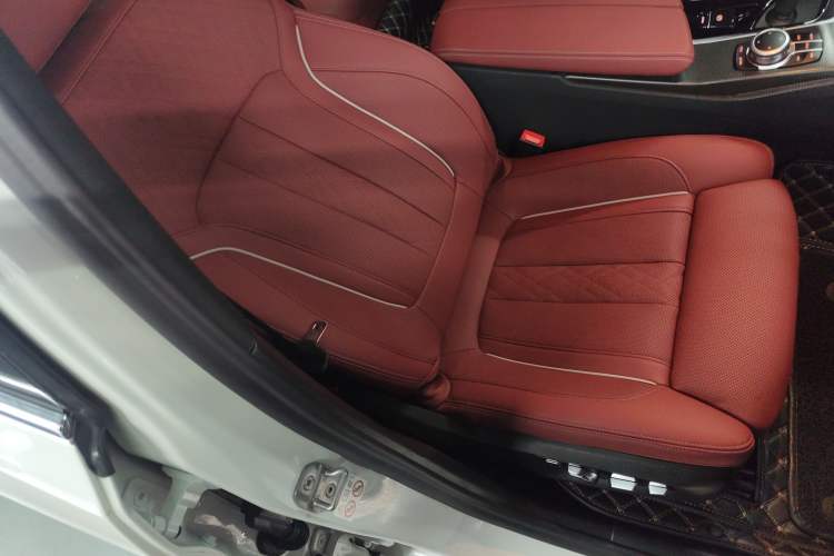 Used BMW 5 Series New Energy 2022 Second Facelift 535Le Pioneer Edition M Sport Package Right Front Seat