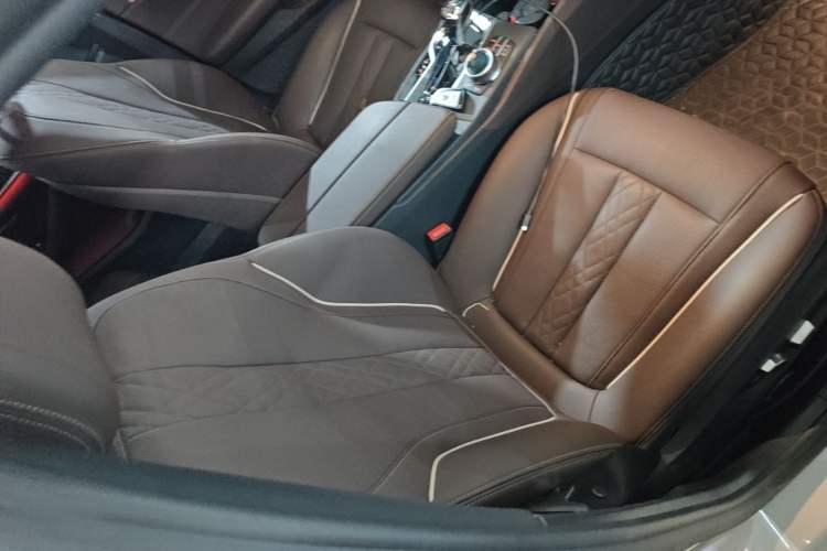 Used BMW 5 Series New Energy 2022 535Le M Sport Package Right Front Seat