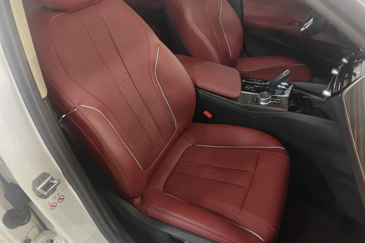 Used BMW 5 Series New Energy 2022 Updated Version 535Le Luxury Package Right Front Seat
