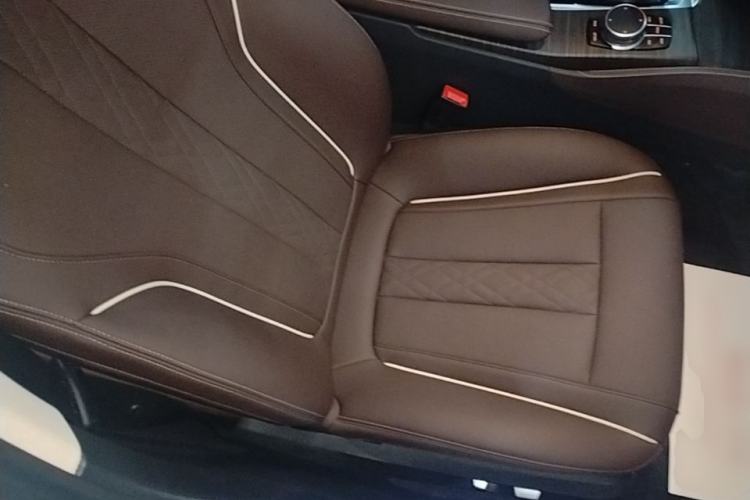Used BMW 5 Series New Energy 2022 Updated Version 535Le Luxury Package Right Front Seat