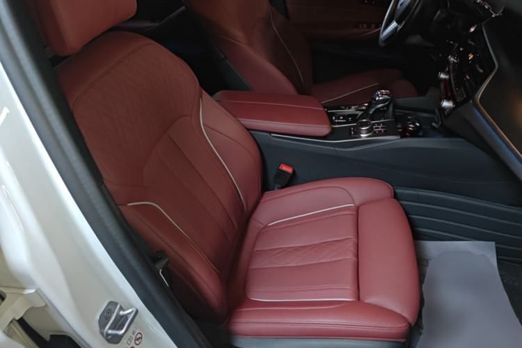 Used BMW 5 Series New Energy 2022 Second Facelift 535Le Pioneer Edition M Sport Package Right Front Seat