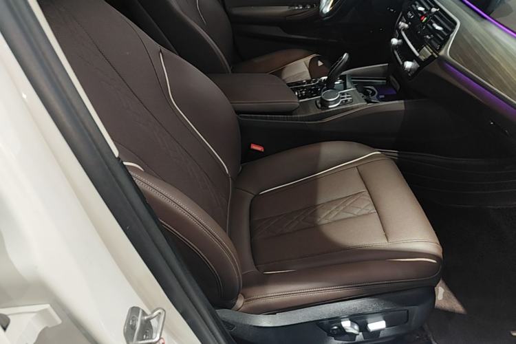 Used BMW 5 Series New Energy 2022 Updated Version 535Le Luxury Package Right Front Seat