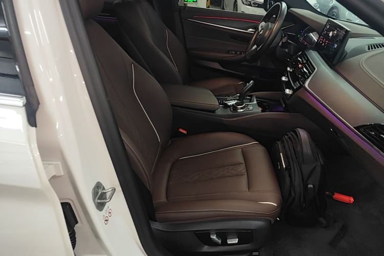 Used BMW 5 Series New Energy 2022 Second Facelift 535Le M Sport Package Right Front Seat