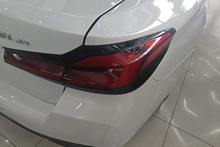 Used BMW 5 Series New Energy 2022 535Le M Sport Package Right Rear Taillight