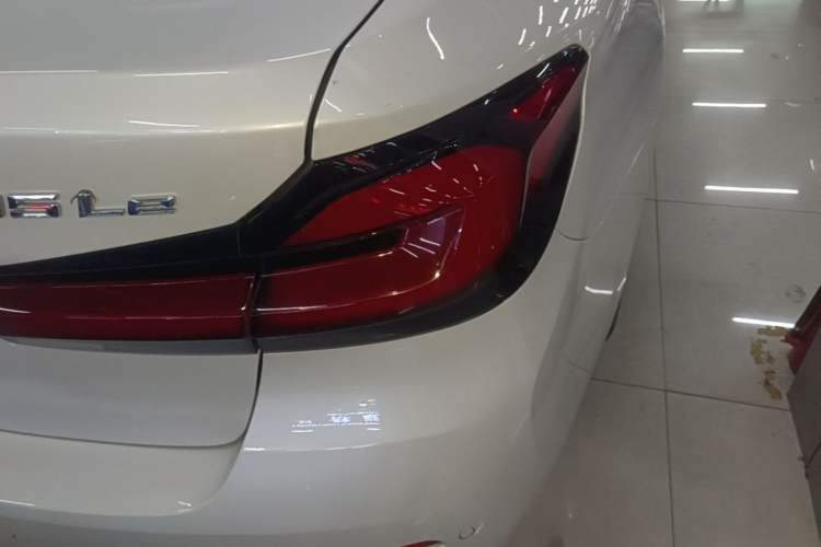 Used BMW 5 Series New Energy 2022 Restyled 535Le M Sport Package Right Rear Taillight