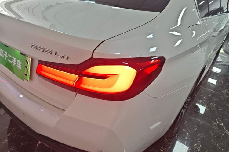 Used BMW 5 Series New Energy 2022 Restyled 535Le Pioneer Edition M Sport Package Right Rear Taillight