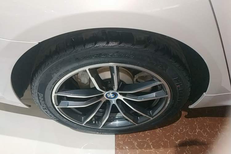 Used BMW 5 Series New Energy 2022 Restyled 535Le M Sport Package Right Rear Wheel Hub