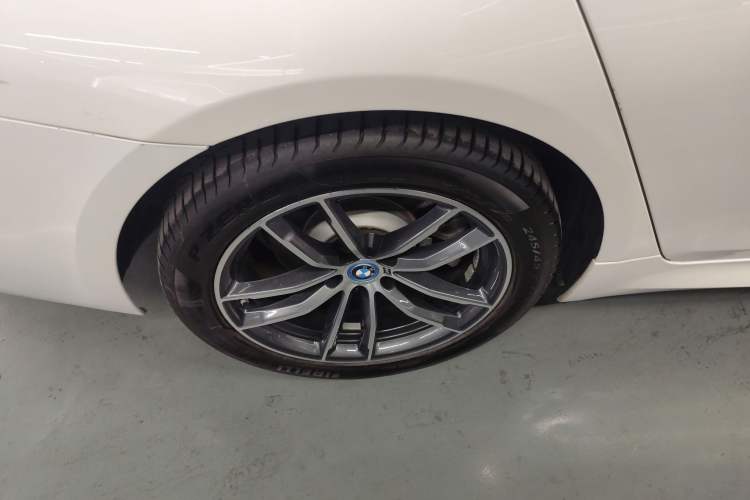 Used BMW 5 Series New Energy 2022 Second Facelift 535Le Pioneer Edition M Sport Package Right Rear Wheel Hub