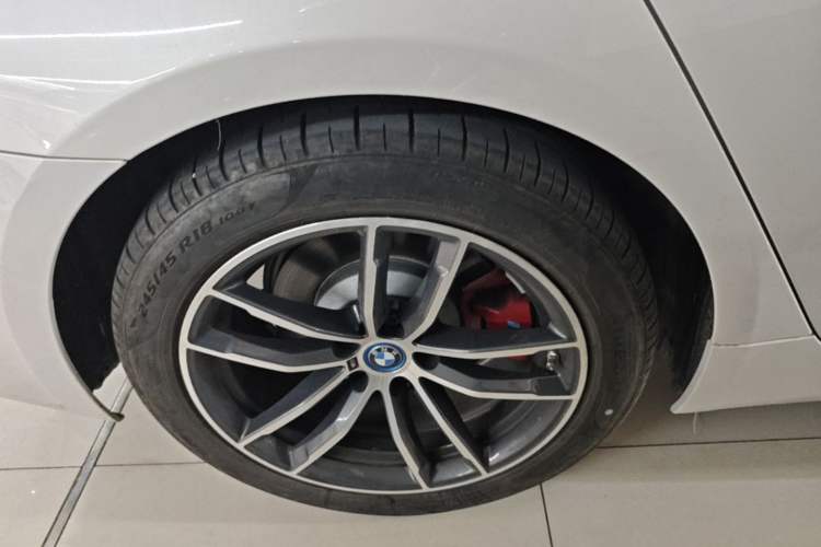 Used BMW 5 Series New Energy 2022 535Le M Sport Package Right Rear Wheel Hub