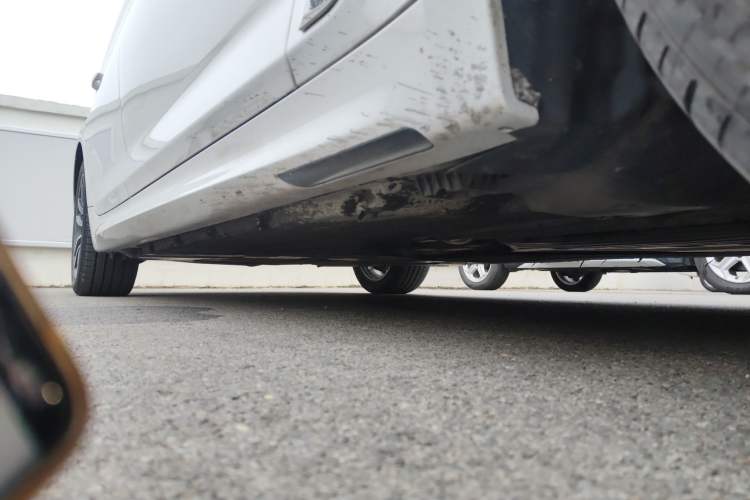 Used BMW 5 Series New Energy 2022 Second Facelift 535Le M Sport Package Right Side Sill