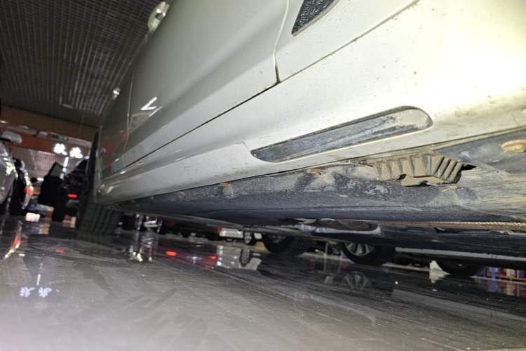Used BMW 5 Series New Energy 2022 535Le M Sport Package Right Side Sill