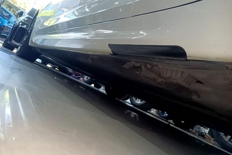 Used BMW 5 Series New Energy 2022 Second Facelift 535Le Pioneer Edition M Sport Package Right Side Sill