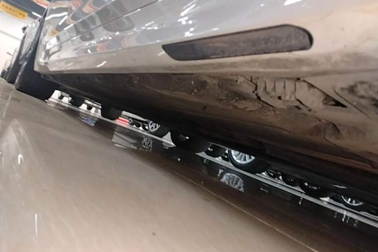 Used BMW 5 Series New Energy 2022 Updated Version 535Le Luxury Package Right Side Sill