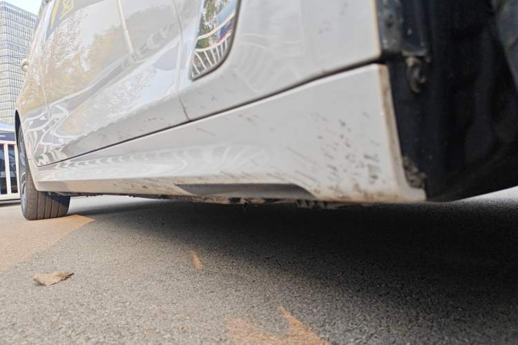 Used BMW 5 Series New Energy 2022 Second Facelift 535Le M Sport Package Right Side Sill
