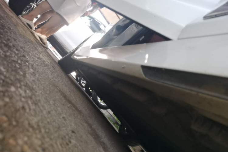 Used BMW 5 Series New Energy 2022 Updated Version 535Le Luxury Package Right Side Sill