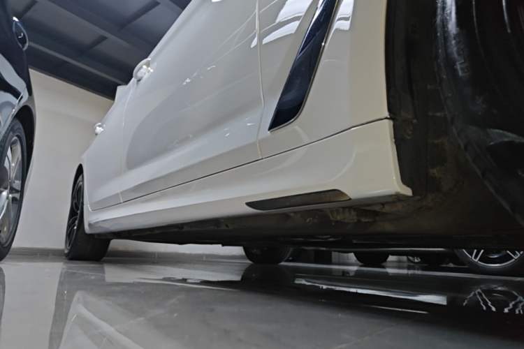 Used BMW 5 Series New Energy 2022 Second Facelift 535Le Pioneer Edition M Sport Package Right Side Sill