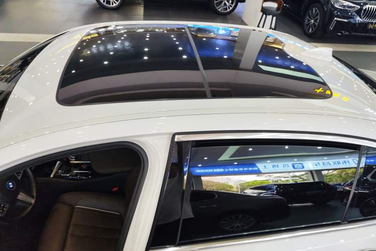 Used BMW 5 Series New Energy 2022 535Le M Sport Package Roof