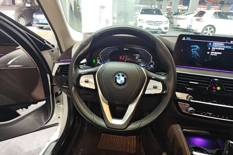 Used BMW 5 Series New Energy 2022 Updated Version 535Le Luxury Package Steering Wheel