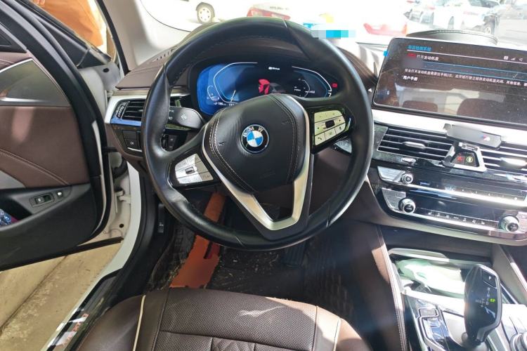 Used BMW 5 Series New Energy 2022 Restyled 535Le M Sport Package Steering Wheel