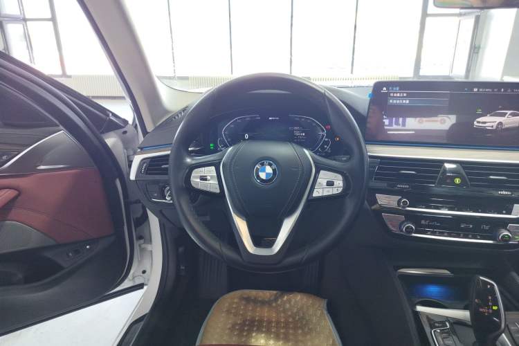 Used BMW 5 Series New Energy 2022 Updated Version 535Le Luxury Package Steering Wheel