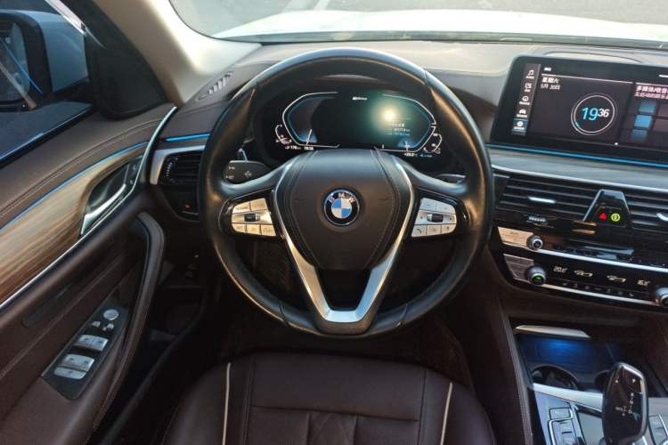 Used BMW 5 Series New Energy 2022 Updated Version 535Le Luxury Package Steering Wheel