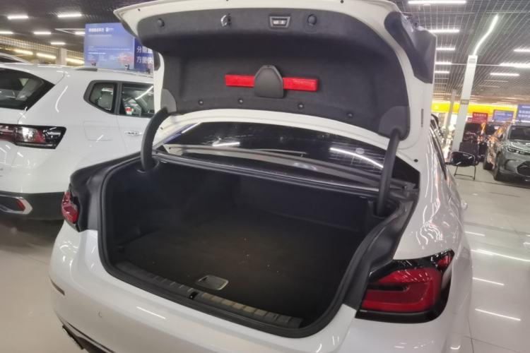 Used BMW 5 Series New Energy 2022 Restyled 535Le M Sport Package Trunk