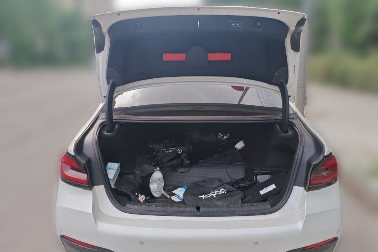 Used BMW 5 Series New Energy 2022 Restyled 535Le Pioneer Edition M Sport Package Trunk
