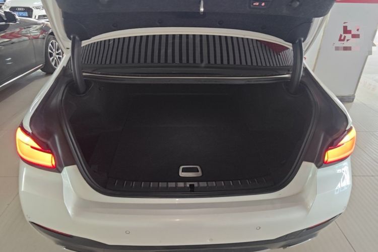 Used BMW 5 Series New Energy 2022 Second Facelift 535Le M Sport Package Trunk
