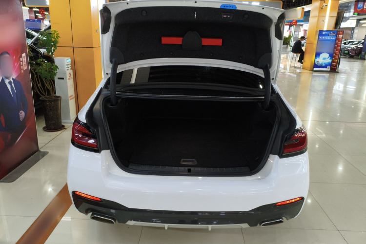 Used BMW 5 Series New Energy 2022 535Le M Sport Package Trunk