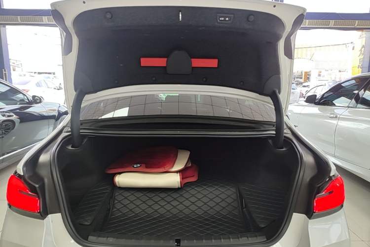 Used BMW 5 Series New Energy 2022 Restyled 535Le M Sport Package Trunk