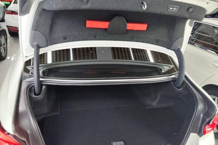 Used BMW 5 Series New Energy 2022 Restyled 535Le M Sport Package Trunk
