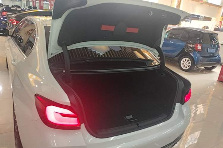Used BMW 5 Series New Energy 2022 Second Facelift 535Le Pioneer Edition M Sport Package Trunk