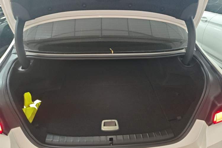 Used BMW 5 Series New Energy 2022 Restyled 535Le Pioneer Edition M Sport Package Trunk