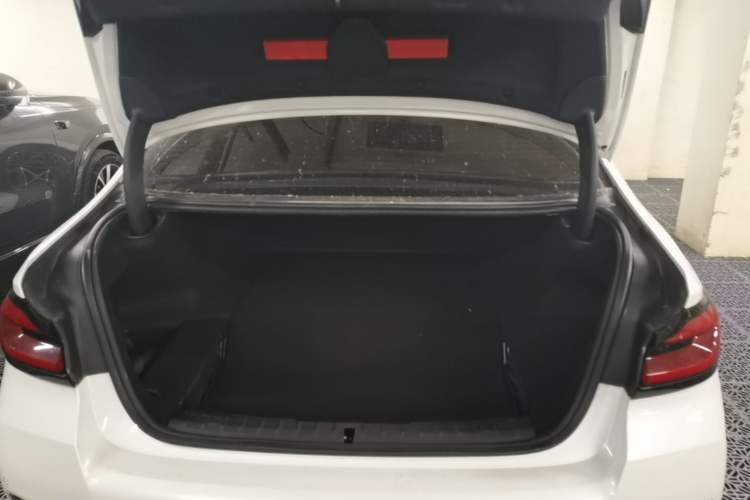 Used BMW 5 Series New Energy 2022 Restyled 535Le M Sport Package Trunk