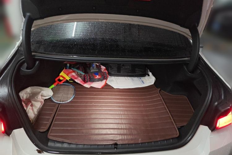Used BMW 5 Series New Energy 2022 Second Facelift 535Le M Sport Package Trunk