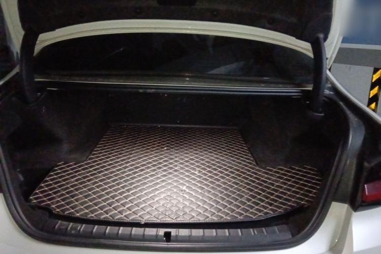 Used BMW 5 Series New Energy 2022 Restyled 535Le M Sport Package Trunk