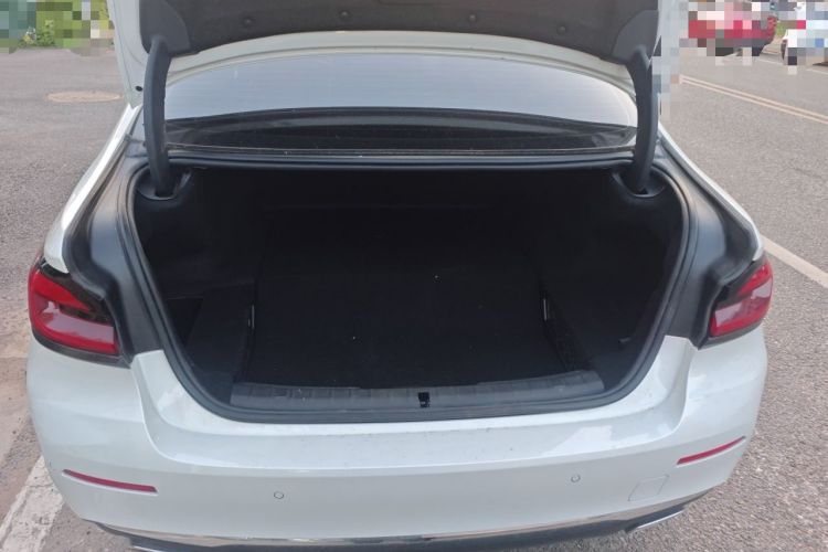 Used BMW 5 Series New Energy 2022 Updated Version 535Le Luxury Package Trunk