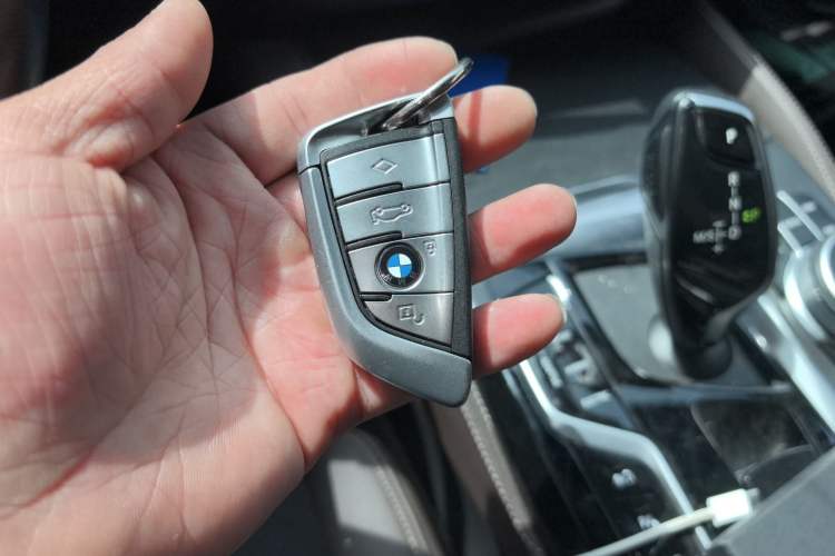 Used BMW 5 Series New Energy 2022 Restyled 535Le Pioneer Edition M Sport Package Vehicle Key
