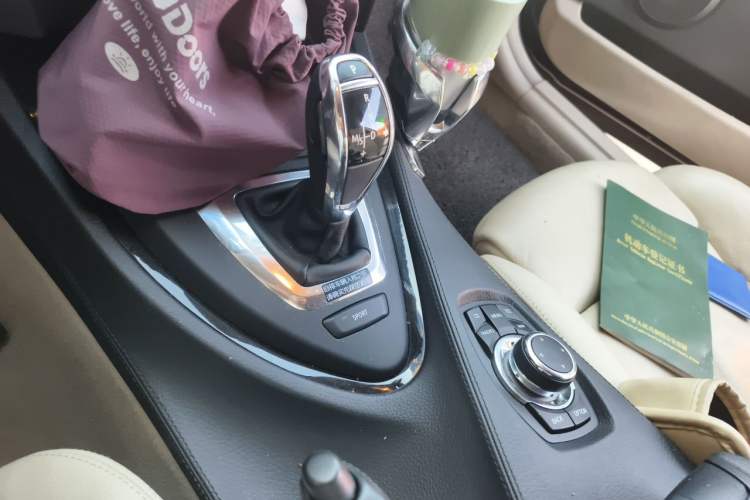 Used BMW 6 Series 2006 630i two-door coupe Gear Lever