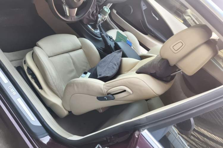 Used BMW 6 Series 2006 630i two-door coupe Left Front Seat