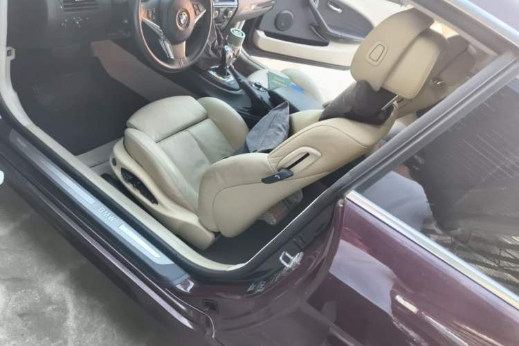 Used BMW 6 Series 2006 630i two-door coupe Left Rear Seat