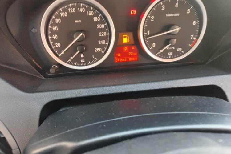 Used BMW 6 Series 2006 630i two-door coupe Odometer Close Up